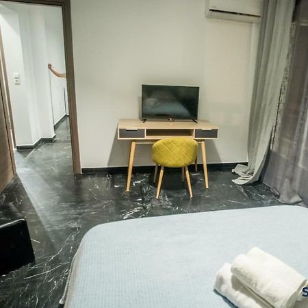 Explore Greece From Bright City Centre Apartment Chalkís Exteriör bild